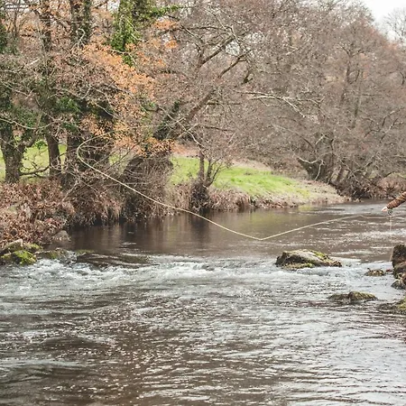 Kingfisher Cabin, Butterwell Farm, Riverside On 40-acre Private Estate Bodmin